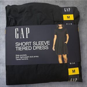 GAP WOMENS DRESS SIZE M NEW